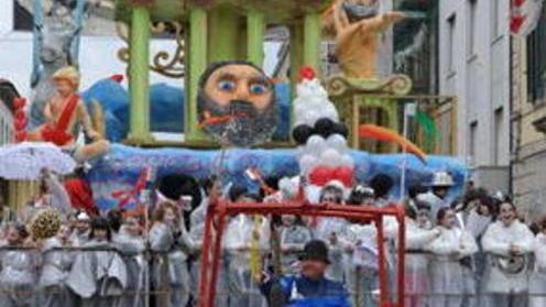 Carnevale, salta la prima uscita