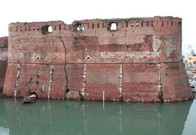 La Fortezza Vecchia scricchiola 