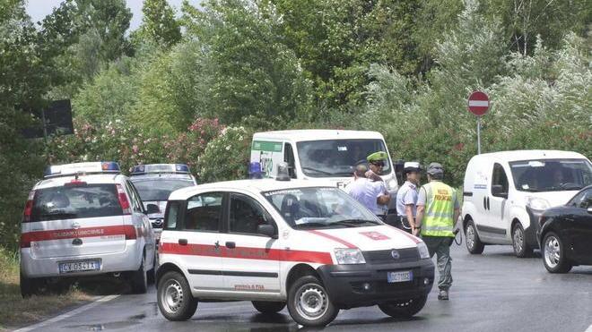 Prende a picconate una cabina dell’Enel a Riglione