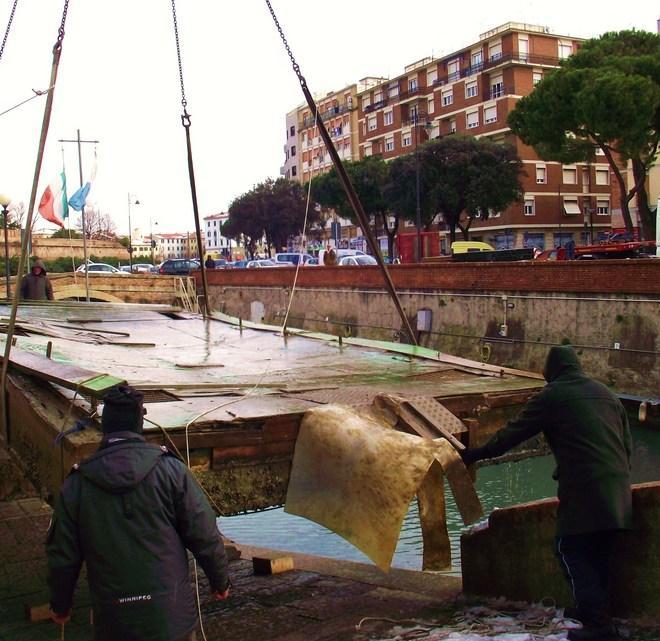 Cantina San Jacopo Il Pontone Recuperato Dalla Gru Il Tirreno