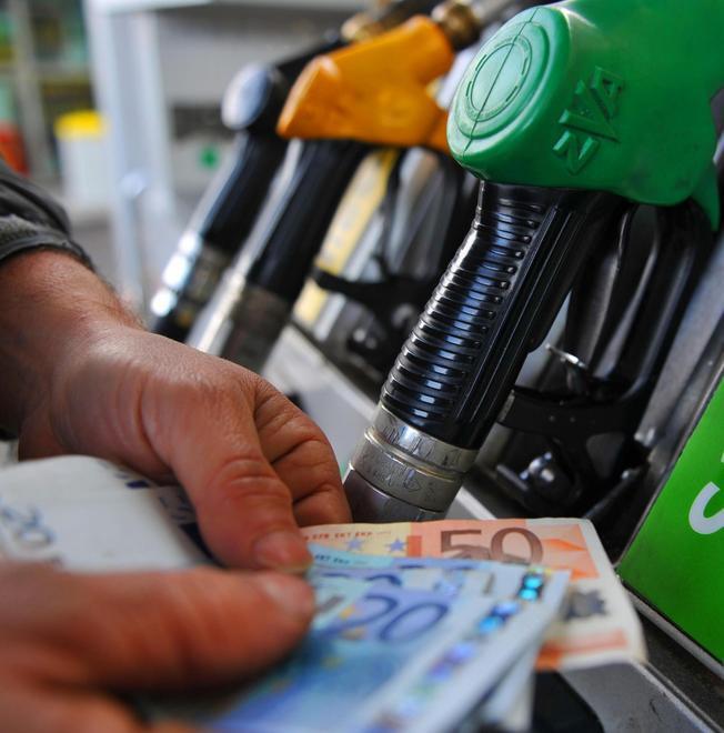 In un anno spendiamo 15 euro in più