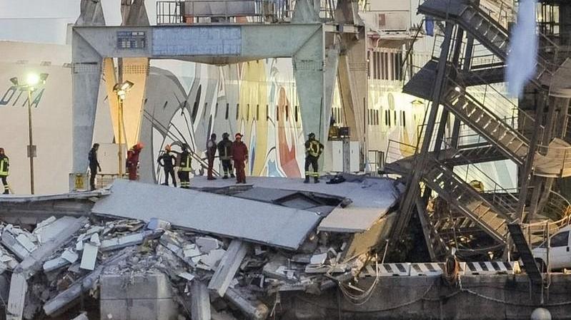 «Hanno oscurato la stele col nome di mio figlio, sono disgustata»