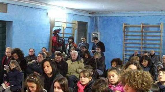 Pienone alla messa all’asilo «Ma vogliamo la chiesa»