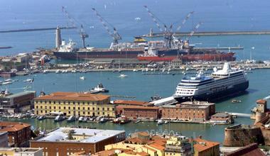 Porto di Livorno: in aumento crociere e container, in calo il petrolio 