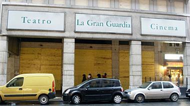 Gran Guardia avanti, ma a fatica
