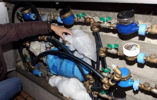 Contatori ghiacciati e tubi rotti: occhio alle perdite d’acqua 