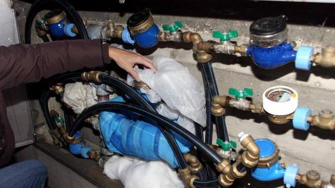 Contatori ghiacciati e tubi rotti: occhio alle perdite d’acqua