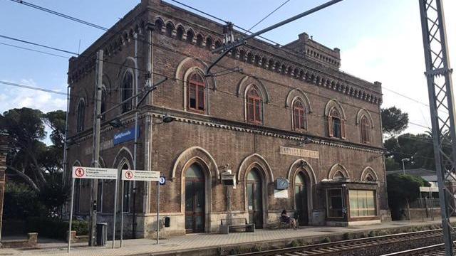 Vuota e dimenticata, c'era una volta la stazione