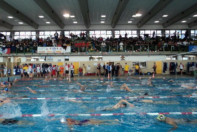 Un successo i master di nuoto a Massarosa