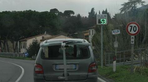 Nuovo autovelox sulla Vicarese ed è già protesta