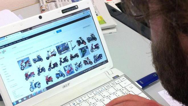 Le foto delle moto rubate finivano su Facebook