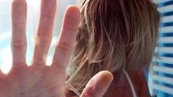 Subisce violenza per salvare la sorella