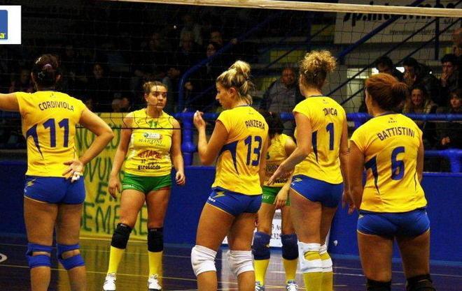 La Pallavolo Carrarese corsara a Rosignano 