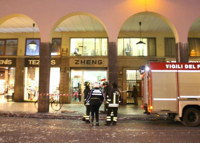 Scoppia bombola in via Grande 