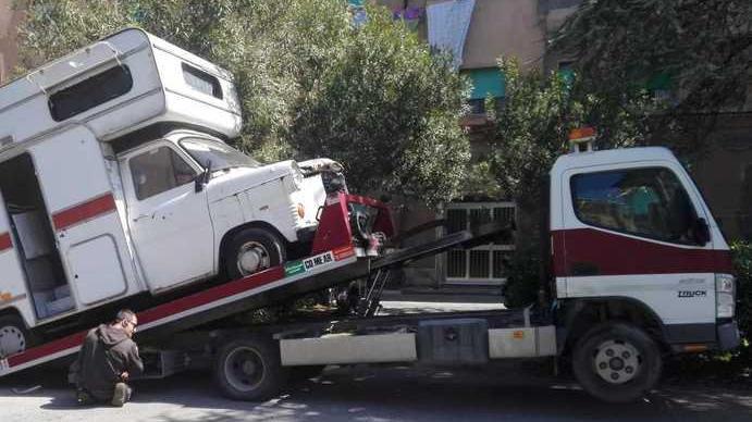 Rimossi camper e auto dal cortile di Shangai