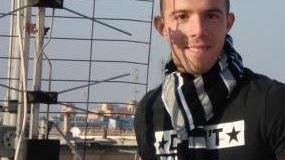Apre un negozio alla stazione e riceve duecento curricula