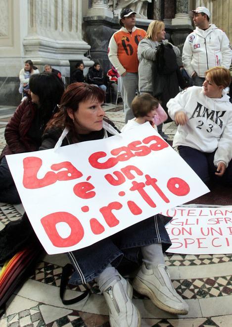 Saltano i contributi, sotto sfratto con 3 figli 