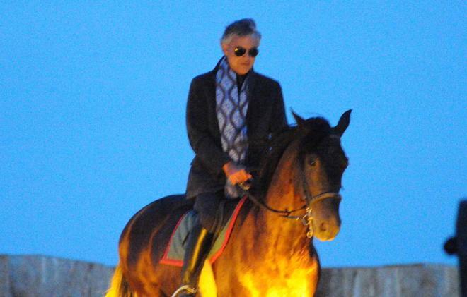 Anche Bocelli e Lera firmano per l’ippovia lungo la spiaggia