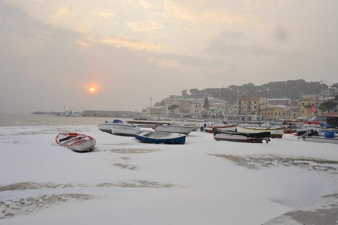 Ancora neve, l’Elba in difficoltà 