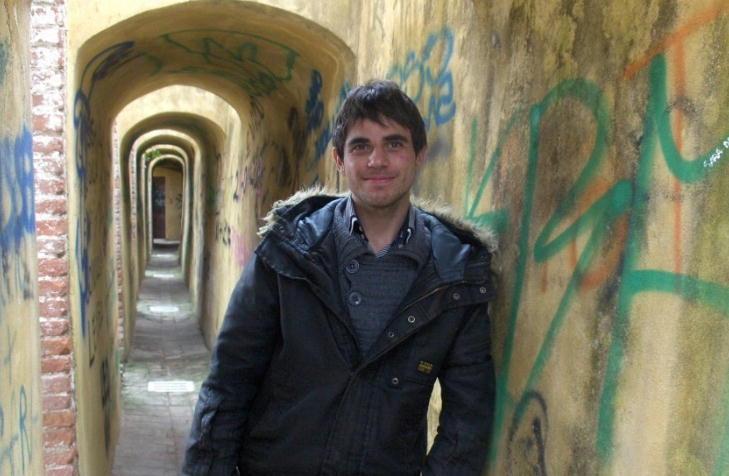 Sbanda sul ghiaccio e finisce fuori strada Muore ragazzo di 20 anni - Il tuo ricordo