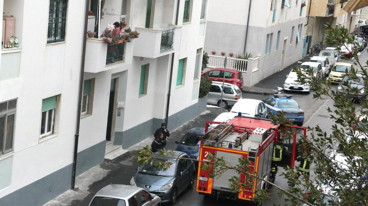Anziano di 85 anni muore nell'incendio di un appartamento