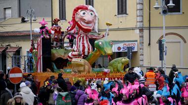 Santini, il Carnevale si fa a costo di mettere le catene
