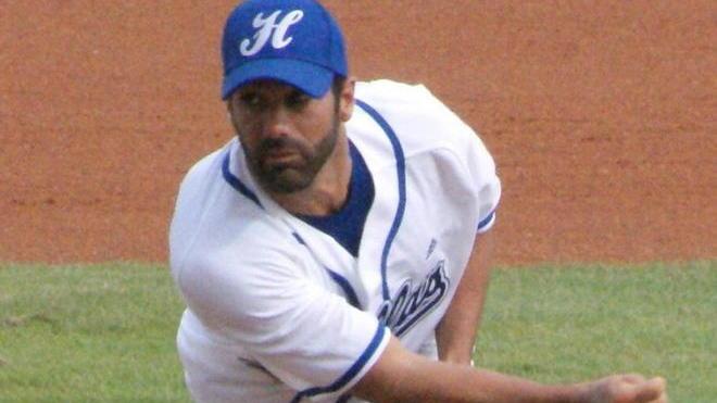 Le mani del Grosseto Baseball su Sikaras