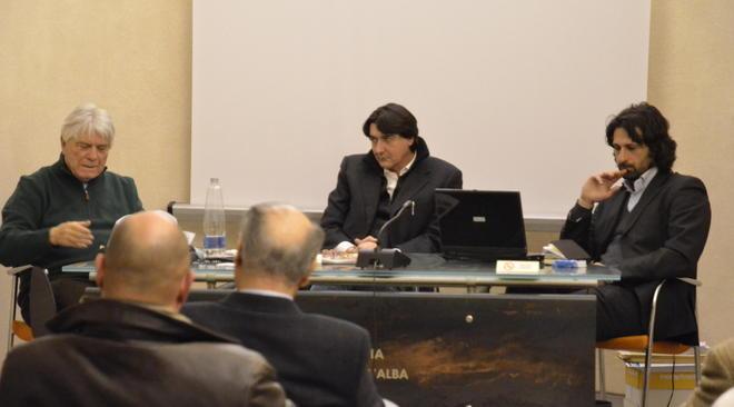 Fli: «Per il Terzo Polo lista unica o soli al voto» 