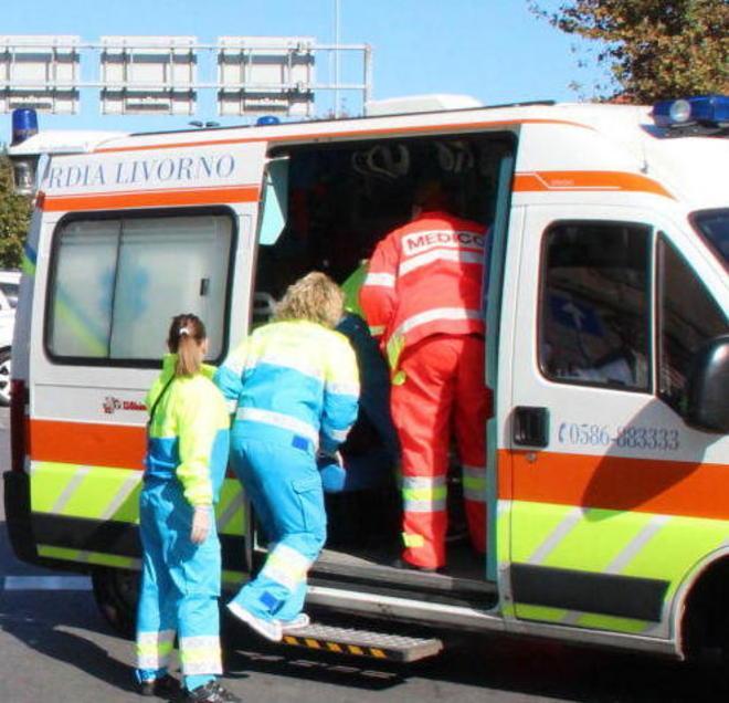 Mamma e figlia ferite nel maxi tamponamento