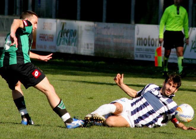 Il figlio della soda fa 100 in biancoblù 