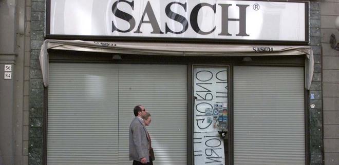 Sasch, sequestrate case, auto e conti 