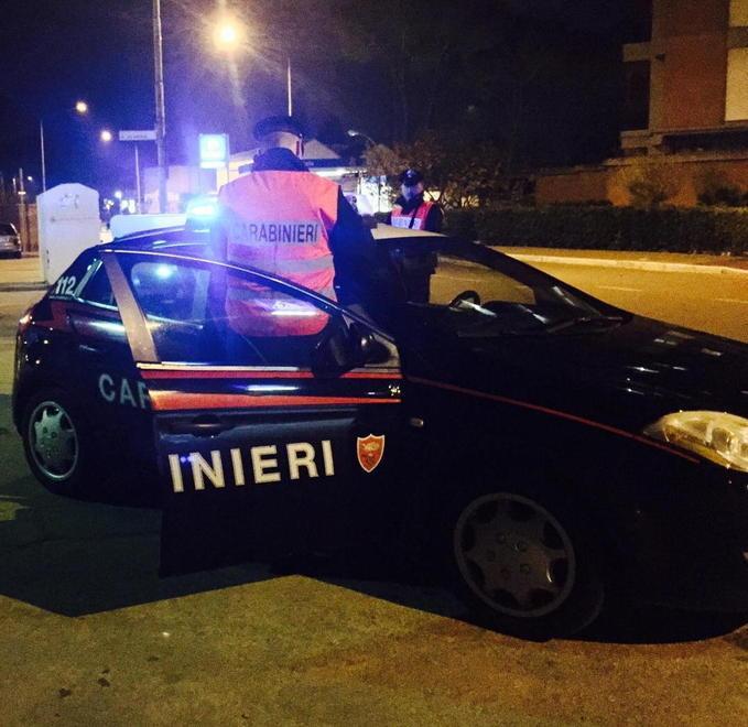 I carabinieri durante un controllo