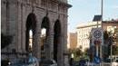 Quarantenne si lancia dall’ultimo piano