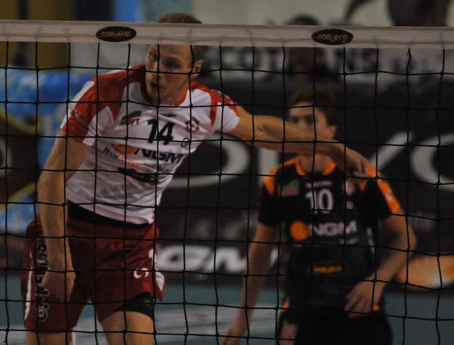 Ngm, la legge del tiebreak con la leader 