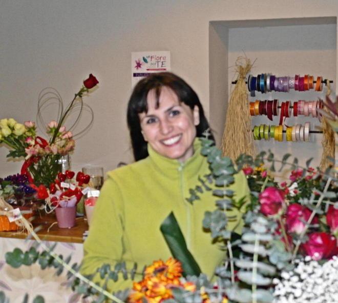Lascia il posto fisso e apre un negozio di fiori 