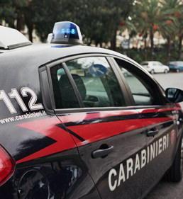 Svaligia un’ambulanza e fugge sul bus: bloccato