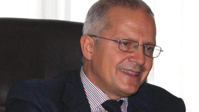 «Ricci non doveva accettare l’incarico». Ma il presidente del Tribunale lo difende