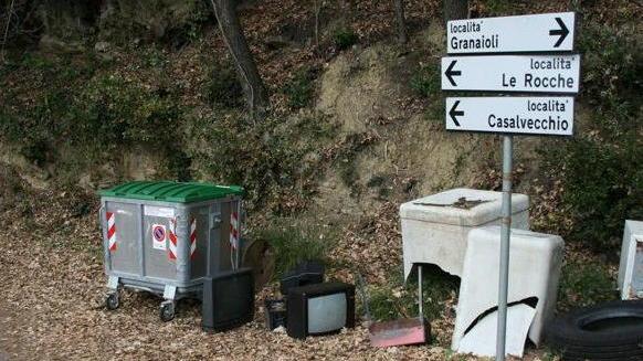 Amianto abbandonato «Perché non si rimuove?»