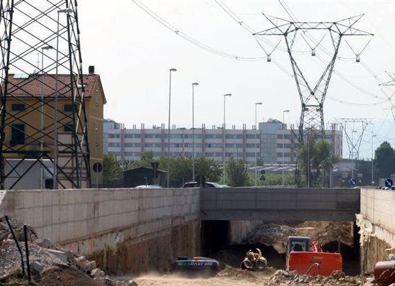 Sul traliccio dell’alta tensione per uccidersi 