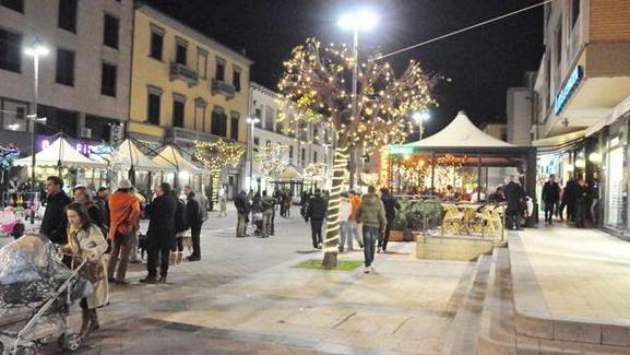 Stop spettacoli fai da te I negozianti: «Penalizzati»