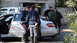 Inseguimento sull’A12, poliziotti feriti a coltellate