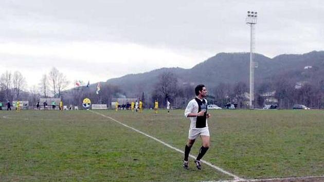 Querelle a Groppoli per la gestione del campo sportivo