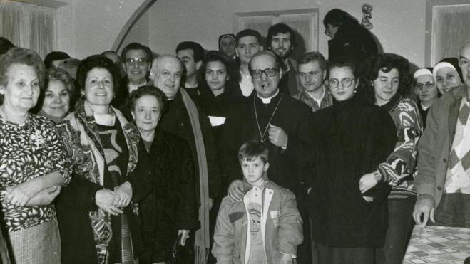 I 25 anni della mensa dei poveri La Caritas: «Mancano i volontari»
