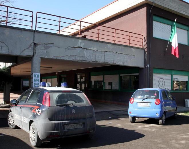 Droga a scuola, arrestato insegnante 