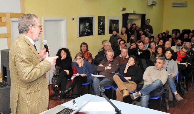 Hotel a Baratti, scontro sul piano del Comune 