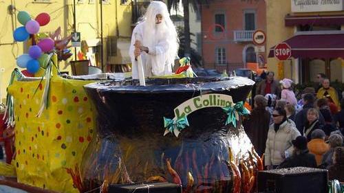 Sfilata dei carri in tutta la città