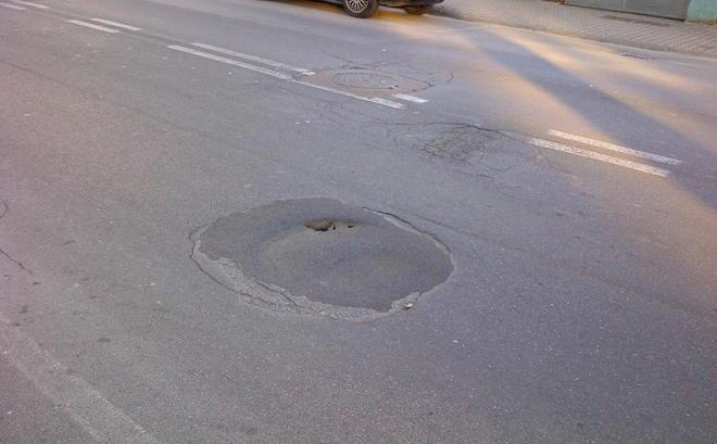 Viale Galilei invaso dal traffico pesante