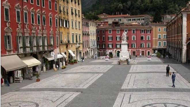 Oggi in città fanno sconti i negozi e i ristoranti