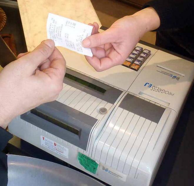 Scontrini e fatture questi sconosciuti Uno su tre non li fa 