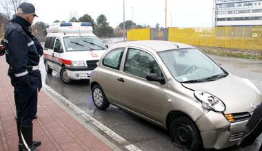 Investito sul marciapiede, 23enne gravissimo 